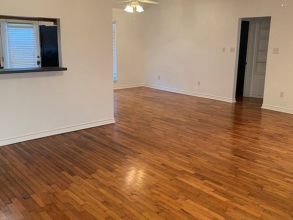 2nd image of 2527 Merriman St