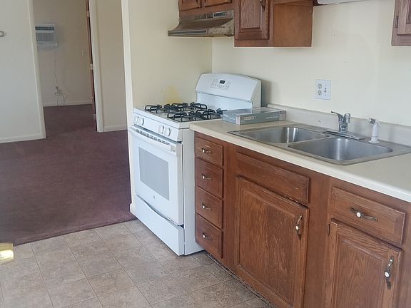 2nd image of 520 Ellis Ave #A