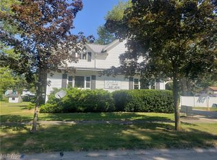 112 Vine St, Wellington, OH 44090