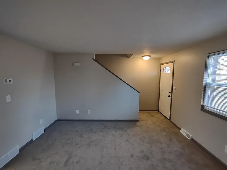 304 Parkland Ave SW — Photo 5