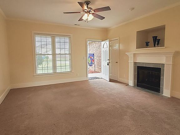 4th image of 203 Smokehouse Ln