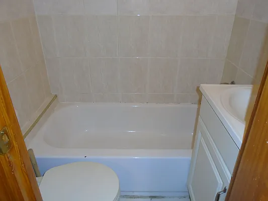 Rented by 18 REALTY | media 12