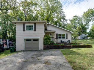 273 Grove St, Rossville, GA 30741