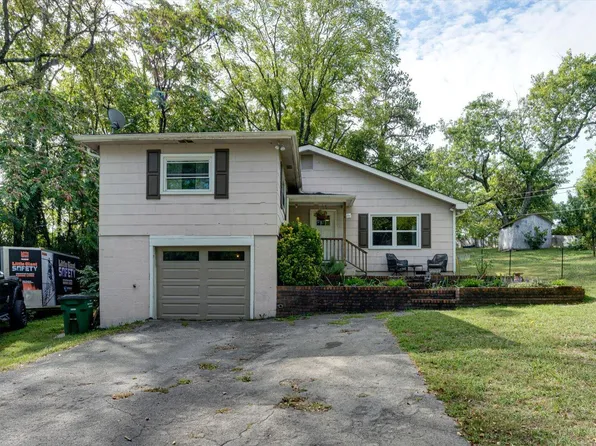 273 Grove St, Rossville, GA 30741