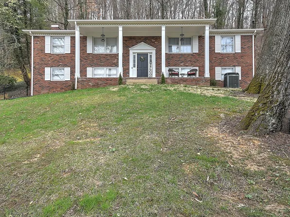 1241 Eastbrook Dr, Kingsport, TN 37663