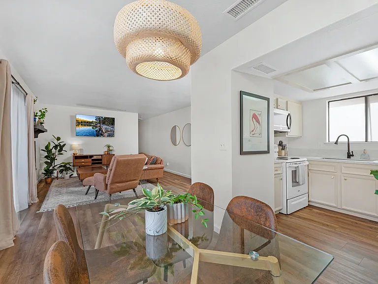 334 W Lexington Ave #103 — Photo 4