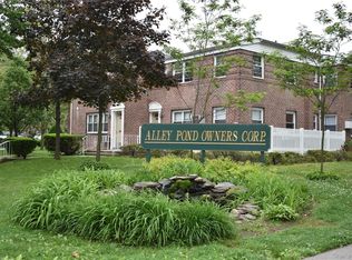 22407 Kingsbury Ave #B, Oakland Gardens, NY 11364