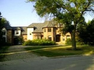 3410 Heritage Oaks Ct, Oak Brook, IL 60523