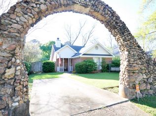 215 N Opothleohola St, Wetumpka, AL 36092