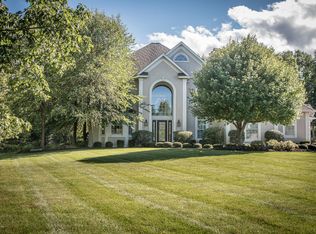 215 Salinger Close, Moosic, PA 18507