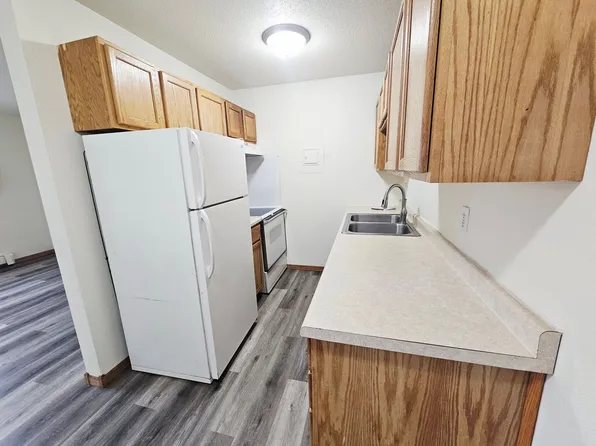 2007 E Divide Ave, Bismarck, ND 58501