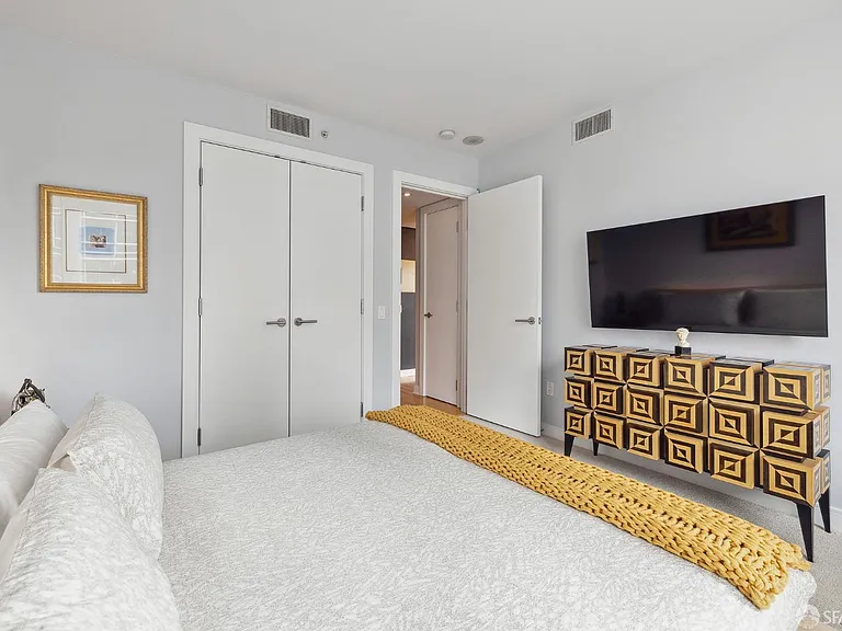 301 Mission St #10H — Photo 18