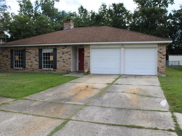 124 E Queens Dr, Slidell, LA 70458
