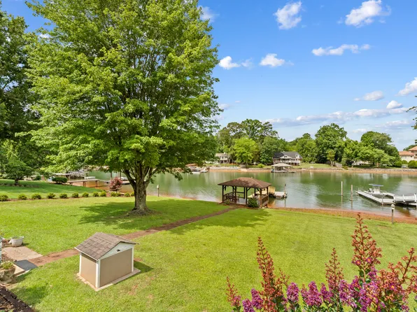 147 Bain Ln, Mooresville, NC 28117