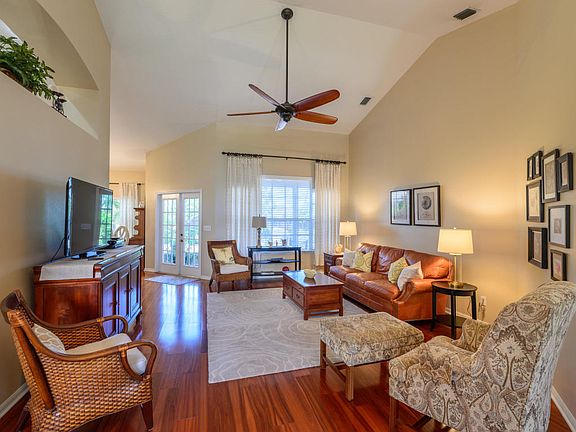 4th image of 3220 Lago Vista Dr
