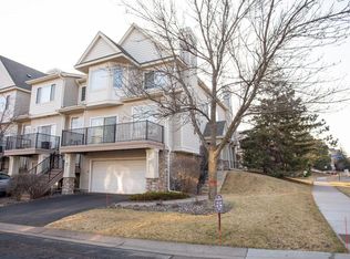 2263 Eagle Trace Ln, Woodbury, MN 55129