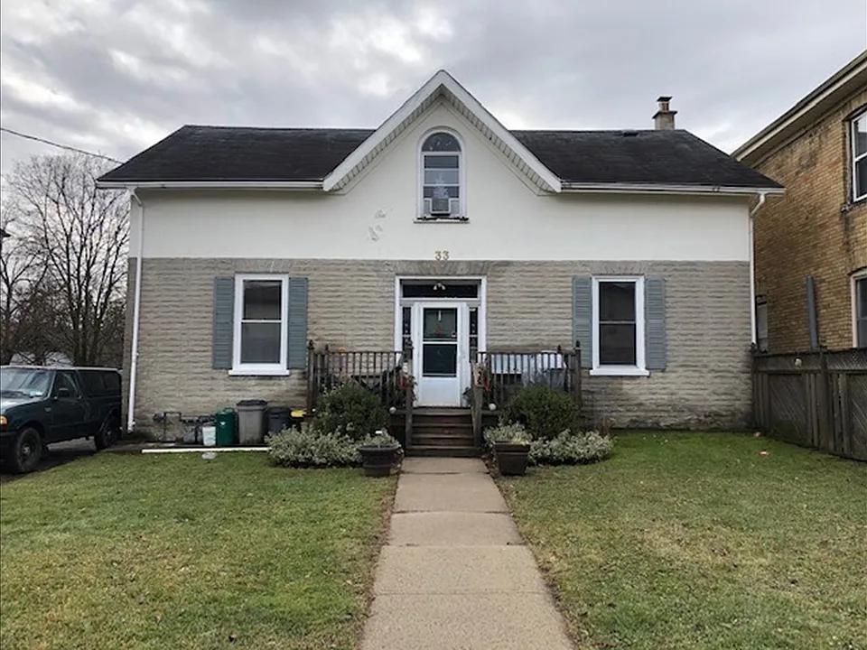 33 Victoria Ave #A