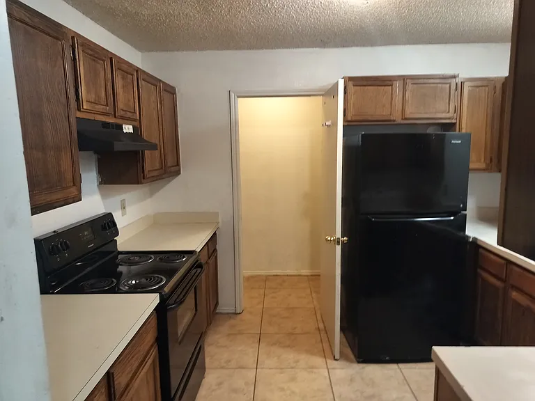6300 Mark Ct — Photo 8