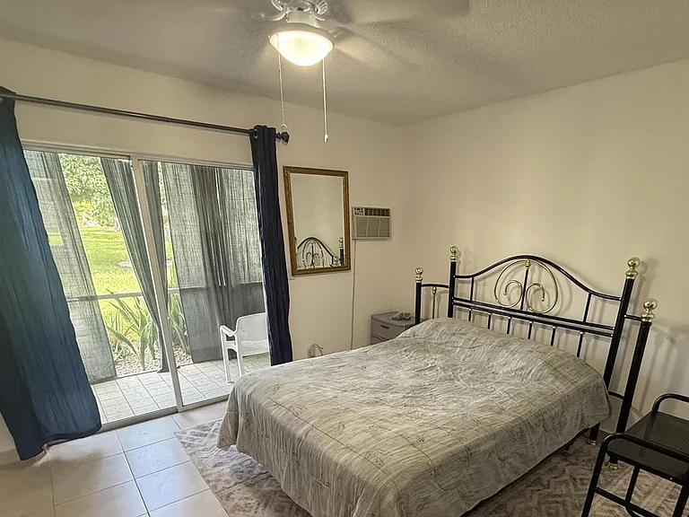 175 Canterbury Dr W #175 — Photo 9