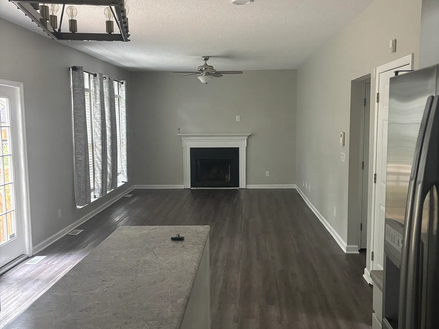4 bed, 2.5 bath, 2150 sqft, $2,500 — Photo 4