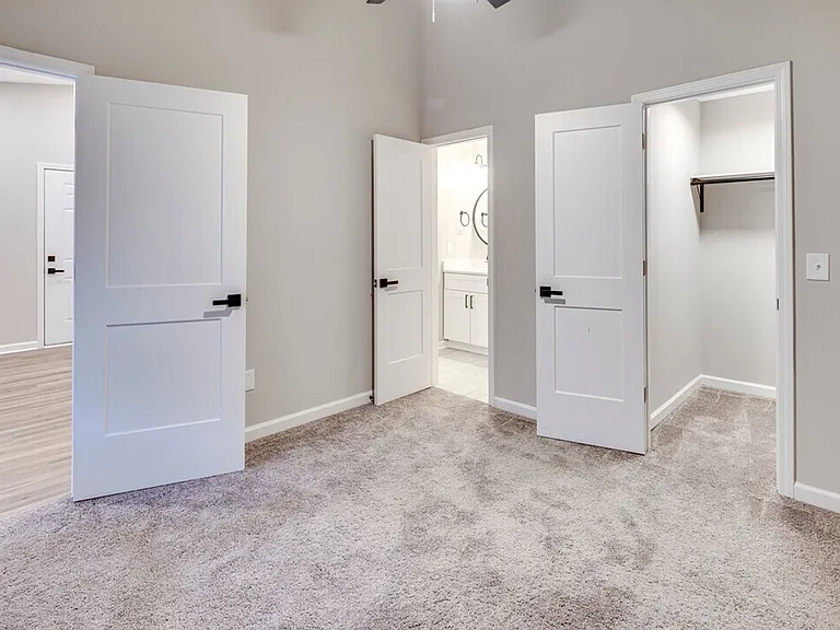 Champions Pines Apartments — Photo 3