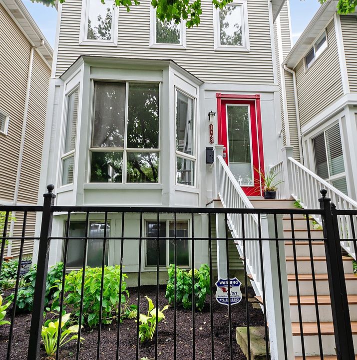 1st image of 1768 W Thorndale Ave