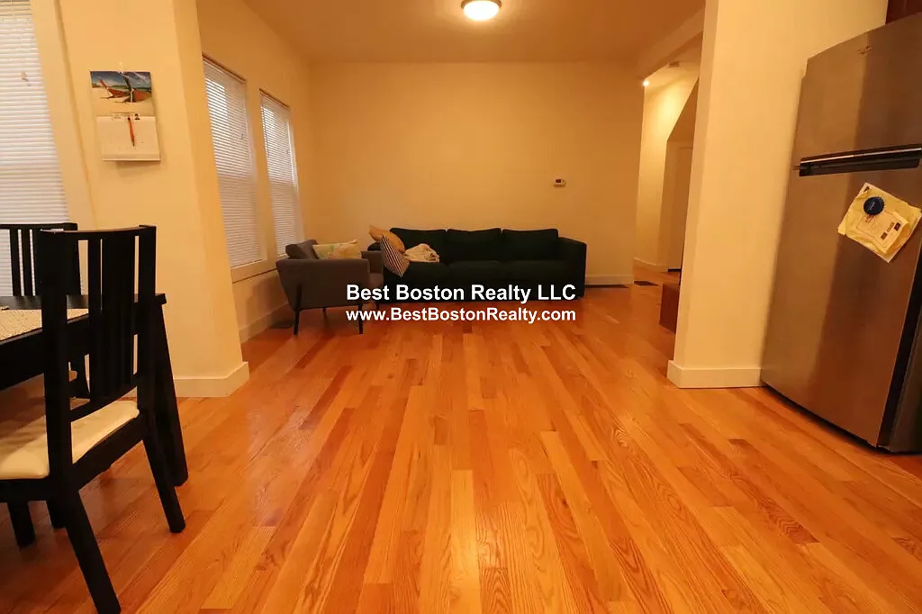 3 bed, 2.0 bath, 1500 sqft, $4,200 — Photo 3