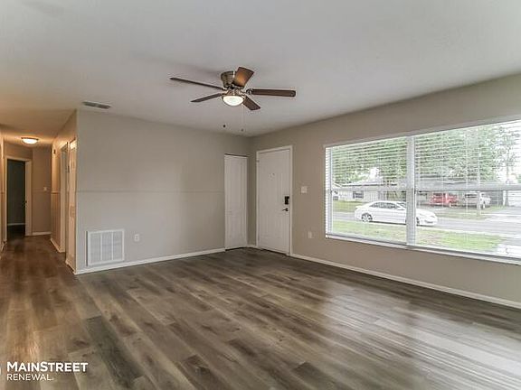 4th image of 1221 Sand Pine Ave