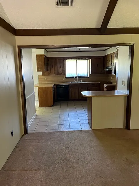 3 bed, 1228 sqft, $1,200 — Photo 4