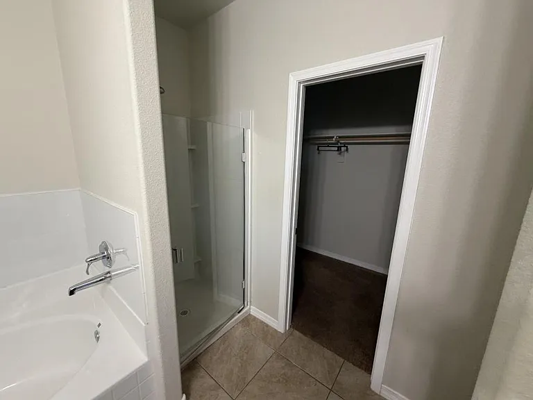 1005 El Paseo St NW — Photo 7