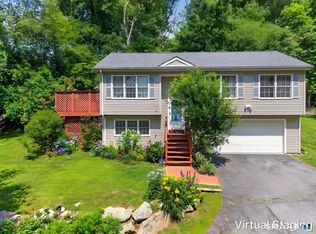 56 Terry Rd, Gales Ferry, CT 06335