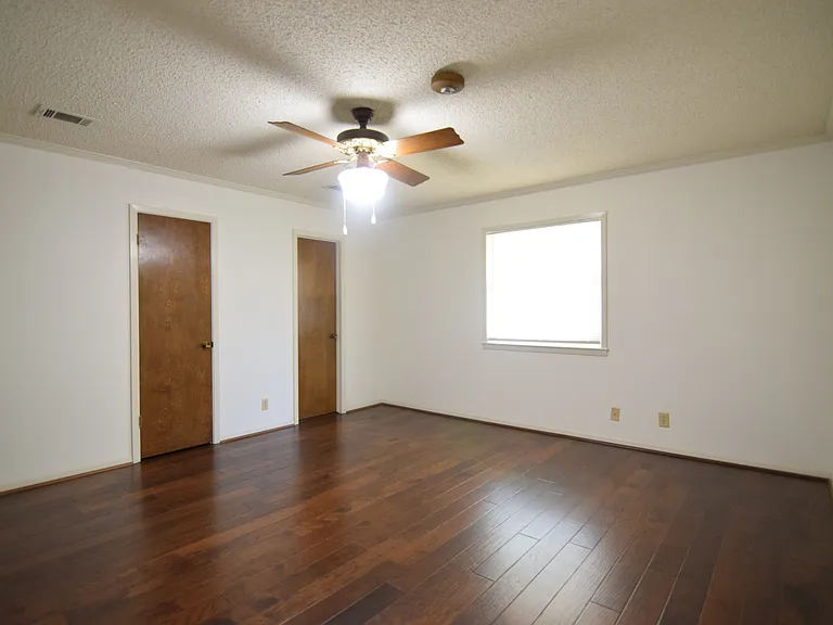 10920 Hartrick Bluff Rd — Photo 12