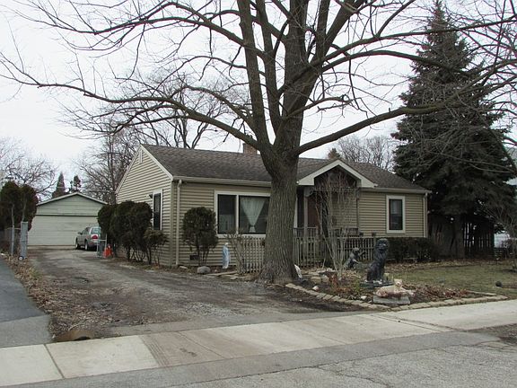 3rd image of 312 Dewey Ave