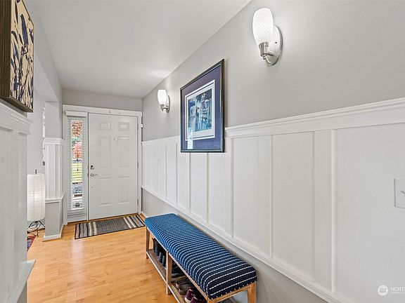 4th image of 3102 43rd Avenue NE