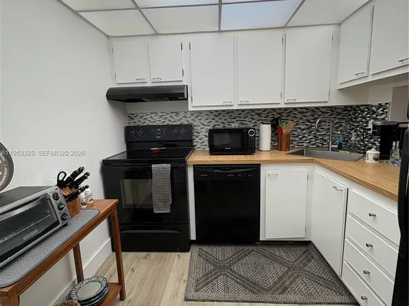 1470 NE 123rd St, North Miami, FL