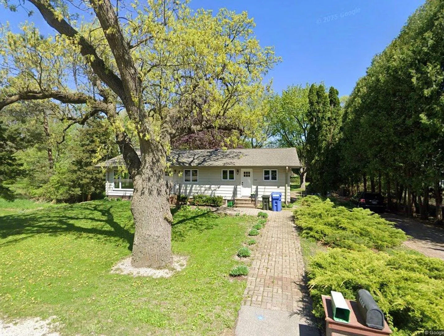 2364 S Syene Rd — Photo 1