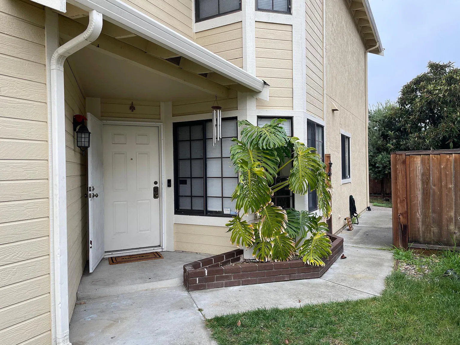 3 bed, 2.5 bath, 1607 sqft, $4,500 — Photo 1