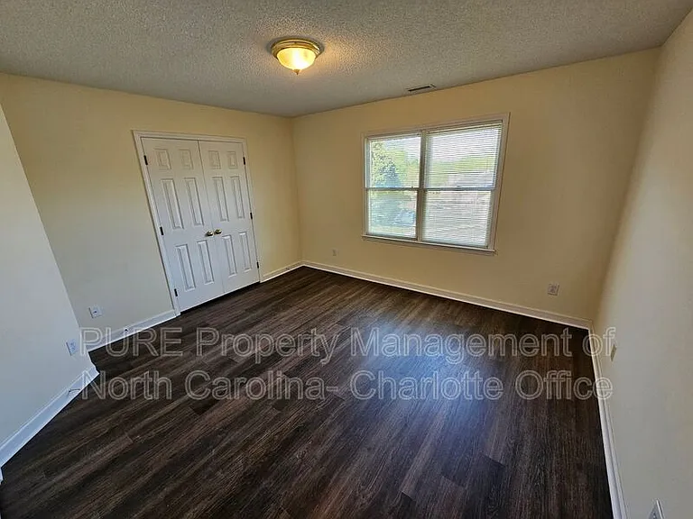 151 Woodfern Pl — Photo 27