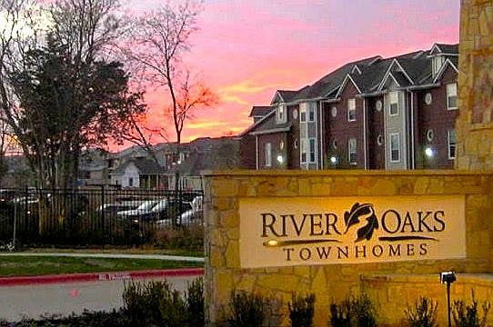 LUXURY TOWNHOME NEAR TEXAS A&M