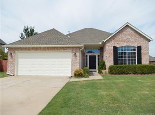 2452 S Tamarack Ave, Broken Arrow, OK 74012