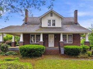 4635 Shattalon Dr, Winston Salem, NC 27106