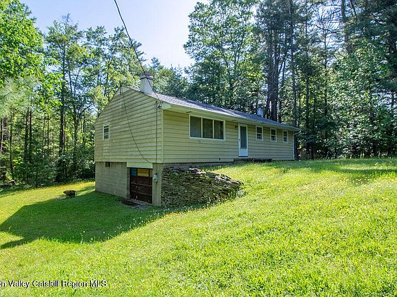 4th image of 810 Ulster Heights Road