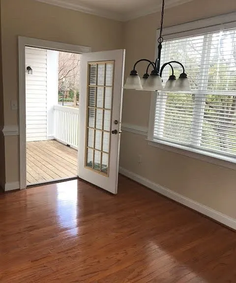 5601 Fairview Rd — Photo 7