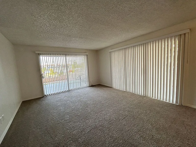 11040 N 28th Dr #127 — Photo 3