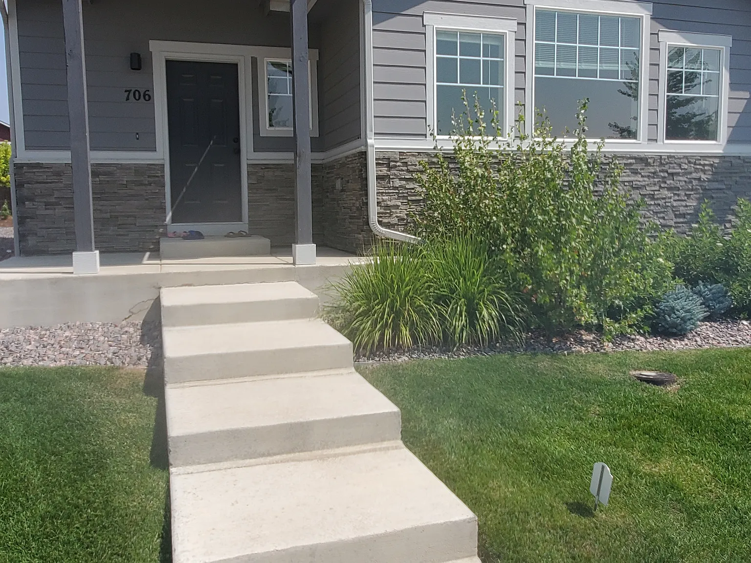3 bed, 2.5 bath, 2687 sqft, $2,485 — Photo 1