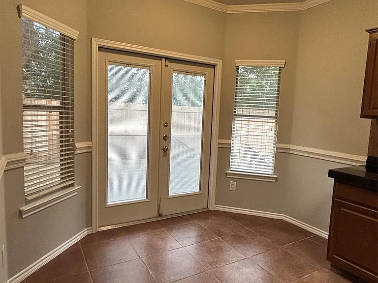 6013 Abilene Trl — Photo 5