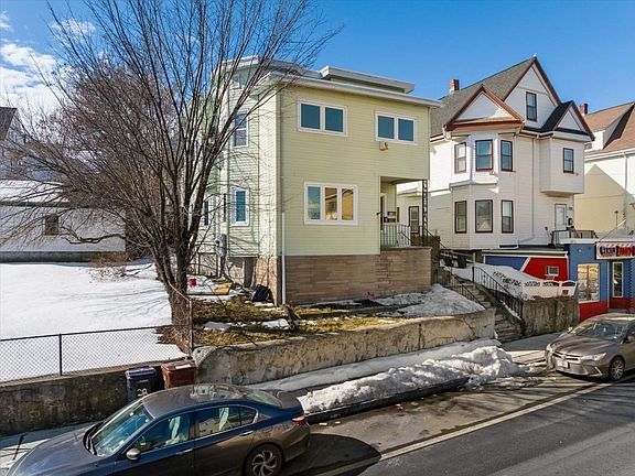 3rd image of 528 Ferry St