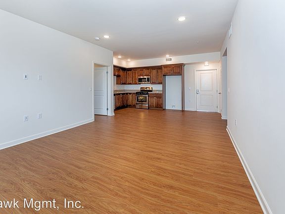 4th image of 7108 Amigo Ave #311