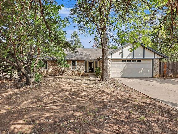 2nd image of 3905 Green Oaks Way