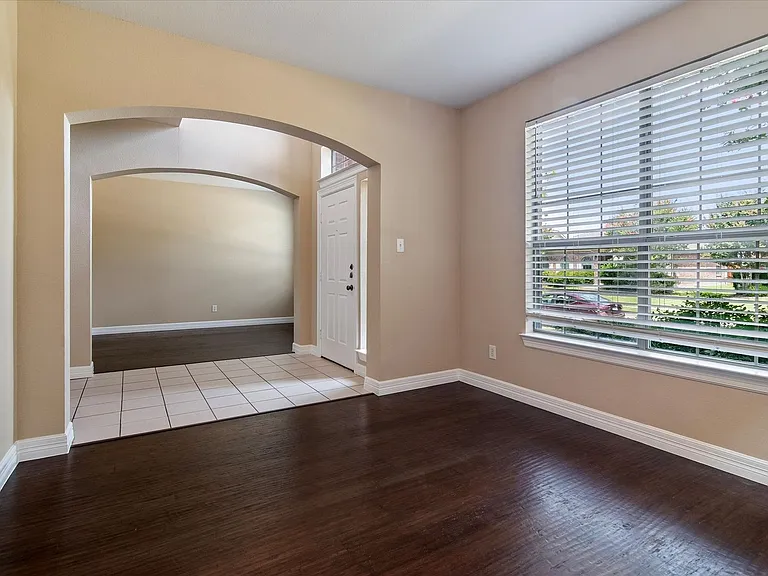 4621 Brighton Dr — Photo 5